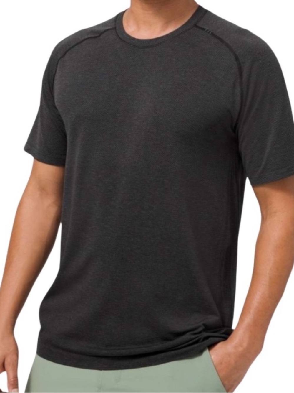 Men's Metal Vent Tech Black Short-Sleeve Crewneck Shirt